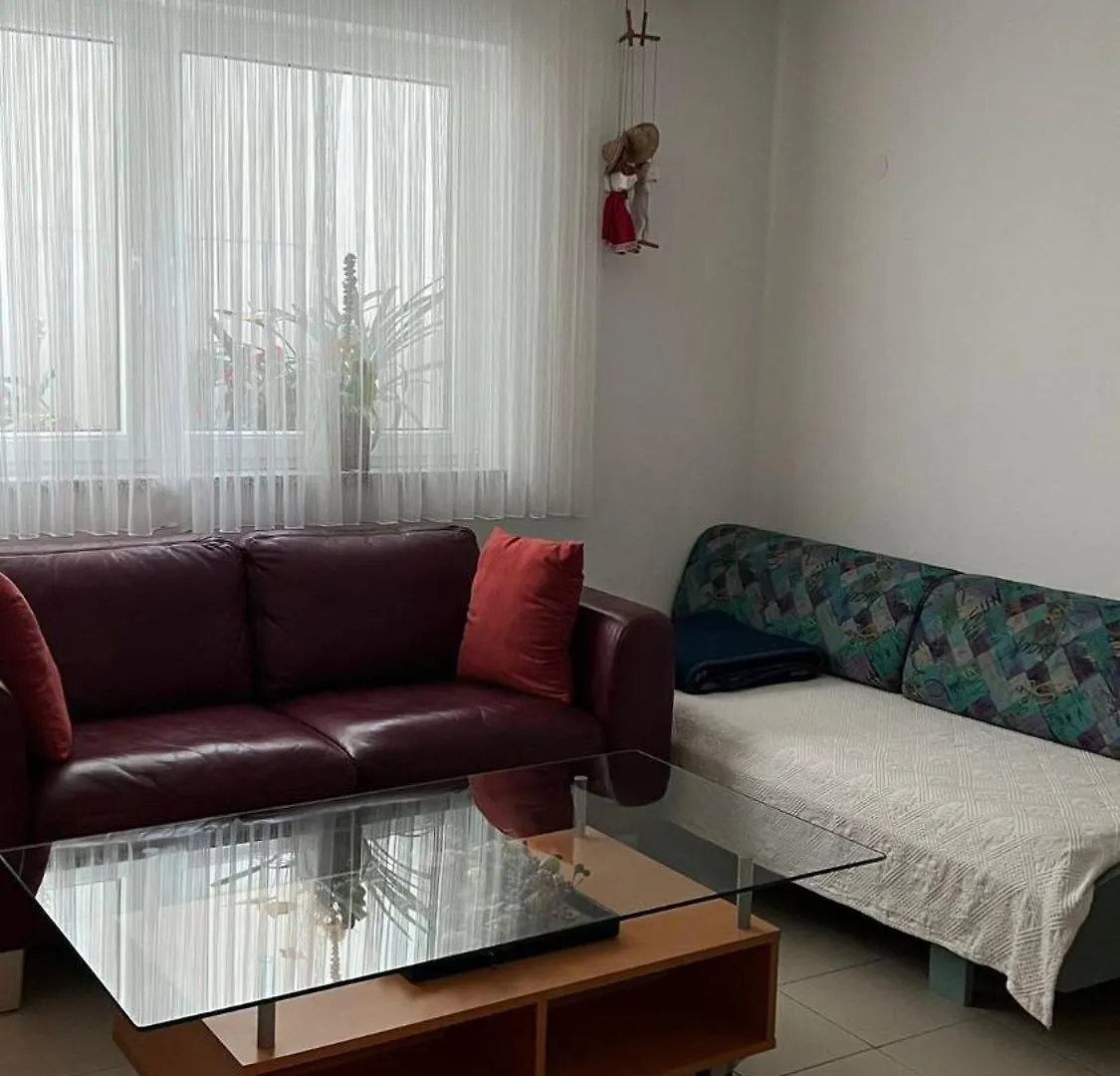 Zimmer Mit Eigenem Bad Und Kueche In Reihenhaus location